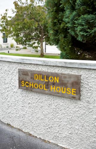 Dillon School House - Luxury in the countryside