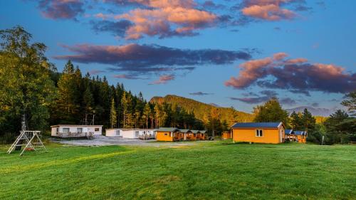 Korsbakken Camping - Accommodation - Isfjorden