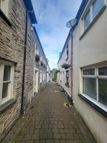 Stunning seaside town cottage in Cardigan