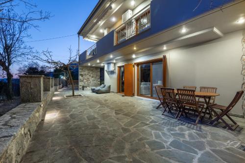 orminia house upper level in 格菲拉普拉卡