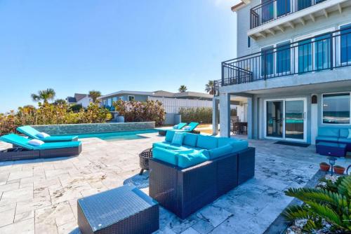 Oceanfront Pool House 7 Bedrooms 7 Bath 2 Kitchens in Port Orange, USA