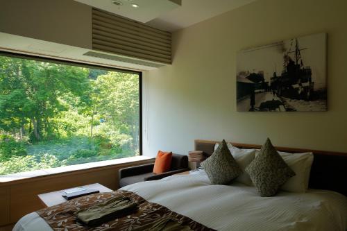 Double or Twin Hotel Room - Resort Side