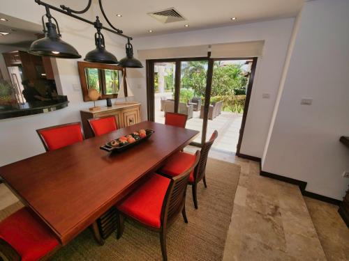 Faciliteiten, Luxury Villa In Prestigious Pristine Bay, Home Of The Black Pearl Golf Course in Pristine Bay