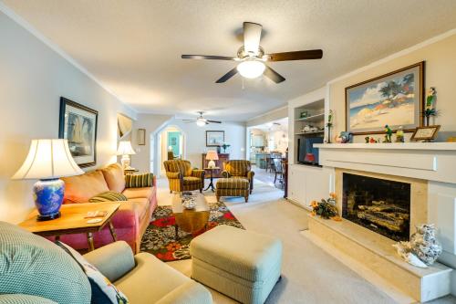 Pet-Friendly New Concord Vacation Rental on Lake! in New Concord, USA