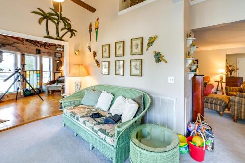 Pet-Friendly New Concord Vacation Rental on Lake! in New Concord, USA