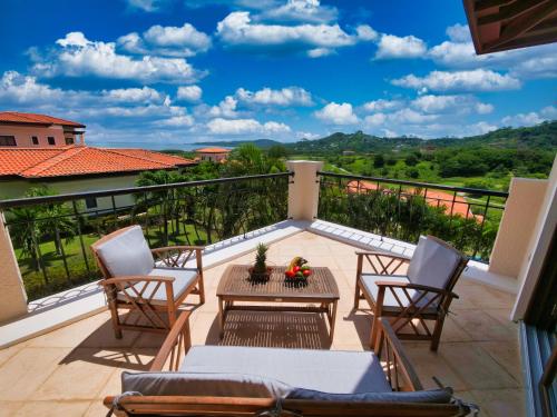 Buitenkant, Luxury Villa In Prestigious Pristine Bay, Home Of The Black Pearl Golf Course in Pristine Bay
