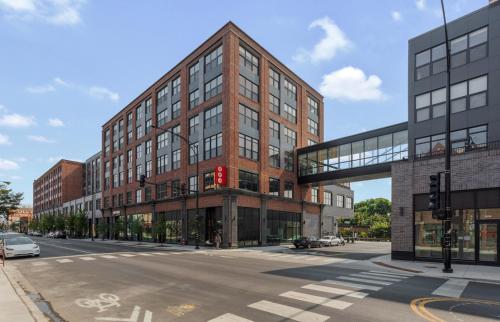 Oprema, Logan Square 2br w pool lounge gym nr L CHI-869 in Logan Square