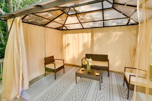 Extended Stays Welcome Waterville Retreat with Yard in วอเตอร์วิลล์ (ME)