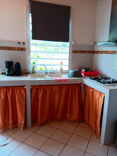 кухня, Maison de charme à Petit Bourg avec piscine partagée (Maison de charme a Petit Bourg avec piscine partagee) in Petit-Bourg