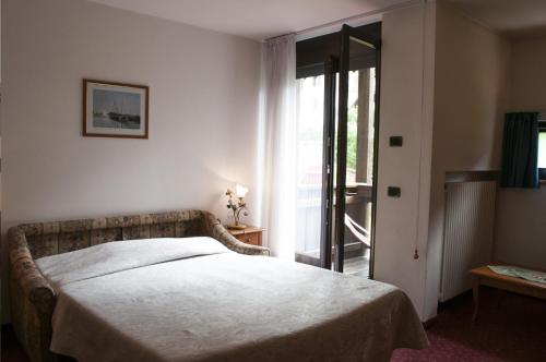 Hotel Castel Pietra - Tap to explore photos