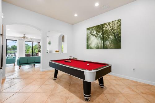 Miami Villa Lake View Retreat in Tamiami, USA