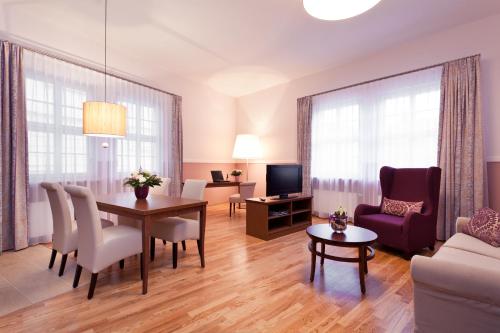 Aparthotel Am Schloss - image 7