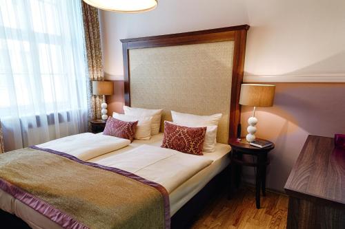 One-Bedroom Apartment image 1
