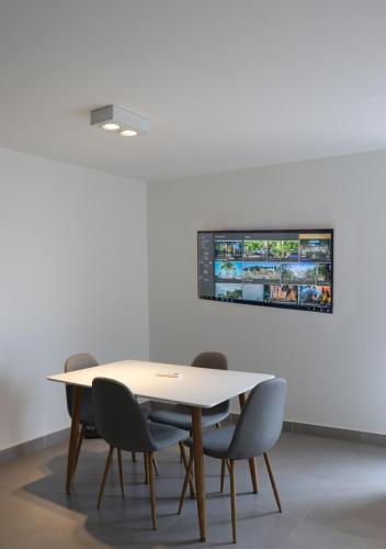 Facilities, Departamento contemporaneo para pareja o viajeros in Barrio Alto Padilla