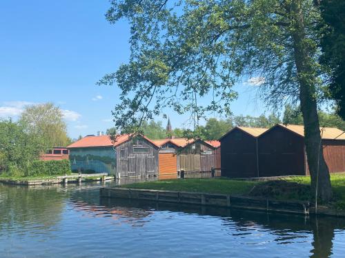 Alrededores, Stilvolle Ferienwohnung in historischer Stadtvilla in Neubrandenburg