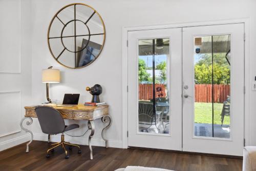 Steps 2 Beach! Sleeps 12, 4bd/2ba, Beach Gear! in Panama City Beach, USA