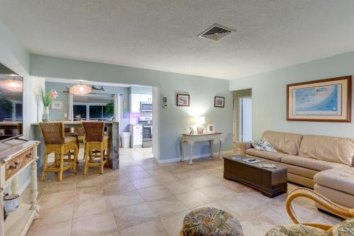 St Petersburg Home with Yard and Grill 2 Mi to Beach! in Redington Shores, USA