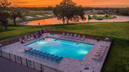 Great Escapes RV Resort Bryan College Station detail