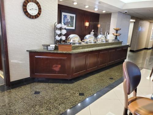 อาหารและเครื่องดื่ม, Hotel Lotus Merriam in เมอร์เรียม