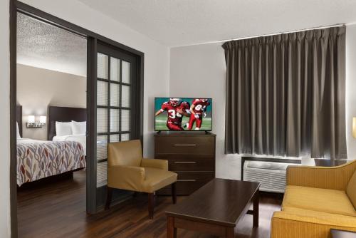 Suite with Two Double Beds Non-Smoking image 7