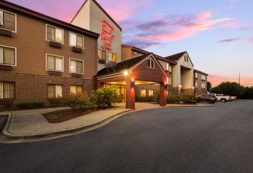 Red Roof Inn & Suites Savannah Airport