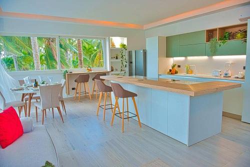 Marina Bay: luxe en bord de mer in Pueblo de los Pescadores