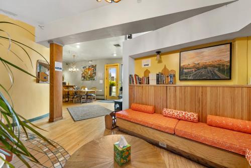 A szálláshely kívülről, Qupqugiaq Inn in Anchorage (Alaszka)