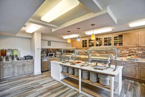 Homewood Suites by Hilton Chicago-Downtown - image 10