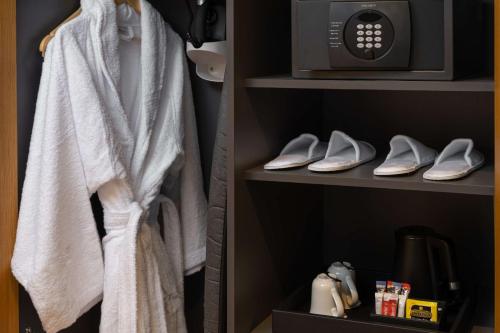 Hilton London Gatwick Airport - image 5