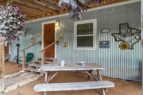 المرافق, #2 Forge ~ Bandera Tin Star ~ Bandera, TX. in Bandera