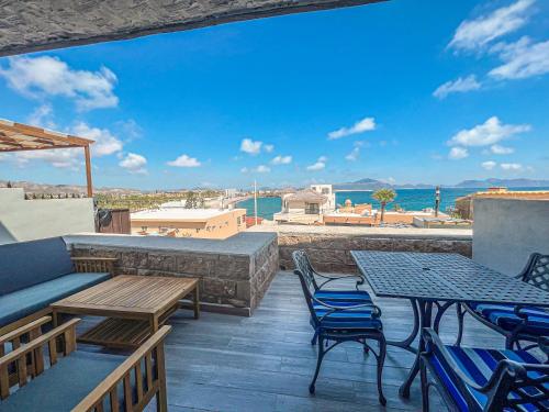 Fabulous Condo with Oceanview, Beach access and pool! Behind the Marina