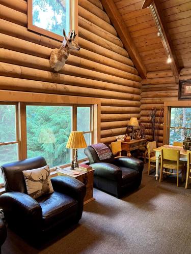 Private Forest Lodge Near Silverwood Theme Park - Sleeps 10 in Blanšārda (ID)