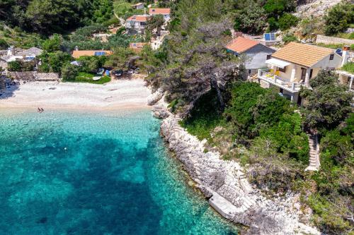  Secluded fisherman´s cottage Cove Bratinja Luka, Korcula - 12599 in Žrnovo