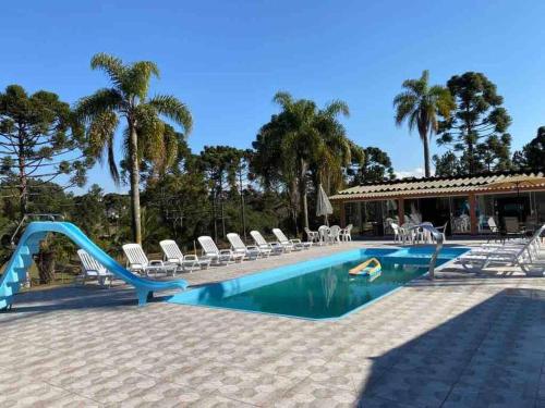 CHÁCARA C/ PISCINA, SALÃO DE FESTA E CHURRASQUEIRA