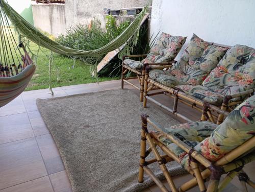 Casa pertinho da praia com piscina, wifi;