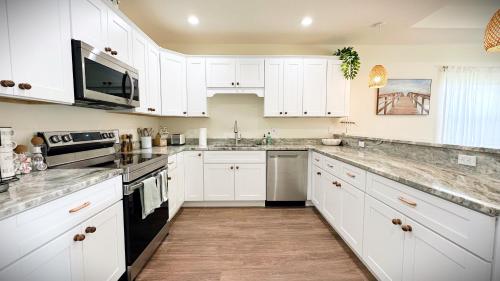 Cocina, Tropical Florida Getaway - Stuart House in Stuart (FL)