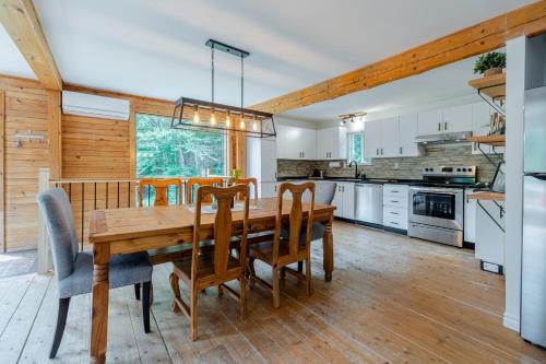 Létesítmények, Le chaga (#CITQ 297627) in Ste Brigitte De Laval (QC)