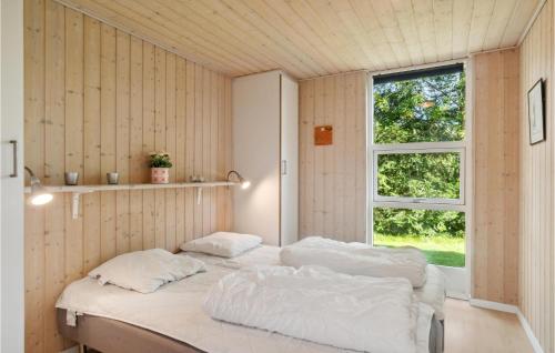 Beautiful Home In Ebeltoft With Sauna