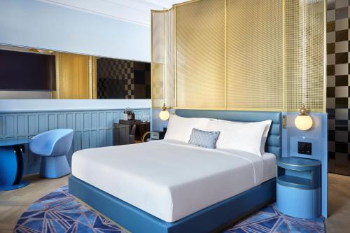 Studio Suite King with City View image 5