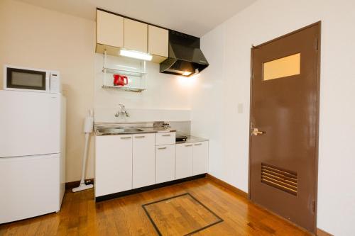 廚房, Furano Zone Ski Condo Room 202 Smoking Allowed and Room 103 Non Smoking in 學田車站