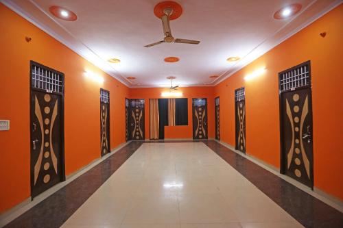 OYO Flagship Sangam Guest House