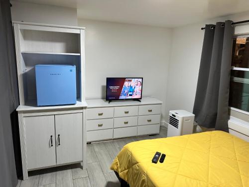 New Relaxing Room with Queen Bed near MIA-FIU-Dolphina Mall in Miami, USA