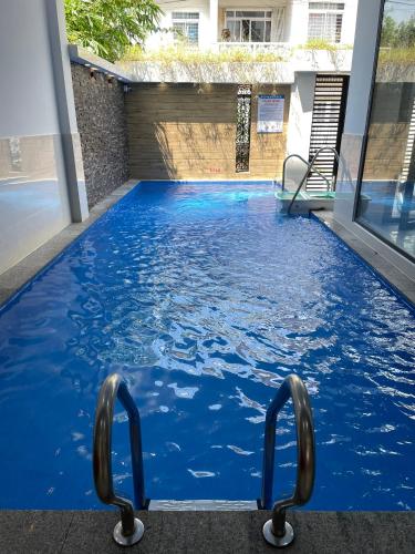 villa hồ bơi cách biển 10 phút 8pn