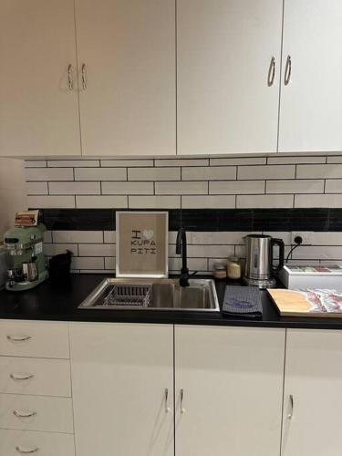 Cozy Cave Coober Pedy in 庫伯派蒂