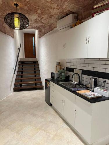 Cozy Cave Coober Pedy in 庫伯派蒂