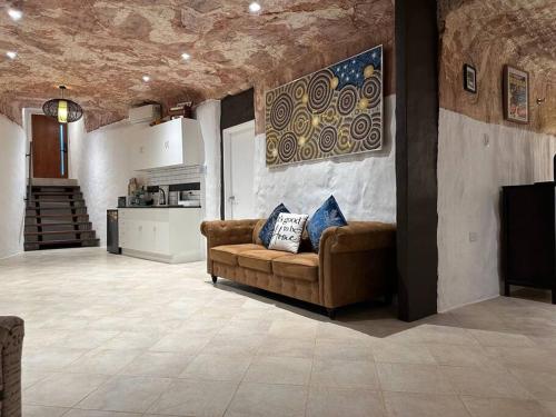 Cozy Cave Coober Pedy in 庫伯派蒂