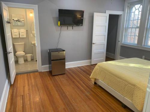 Cozy 2BD/2BA Apartment