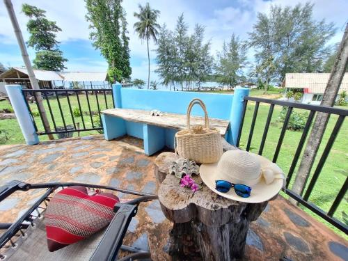 Miss You Beach Resort Koh Mak in เกาะหมาก (ตราด)