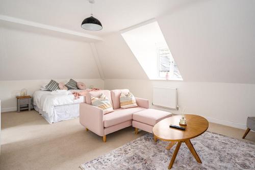 Quartos, Spacious 2 Bedroom House With Stunning Views in Claverton
