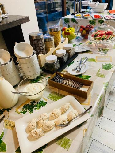 Old Tree Home & Restaurant